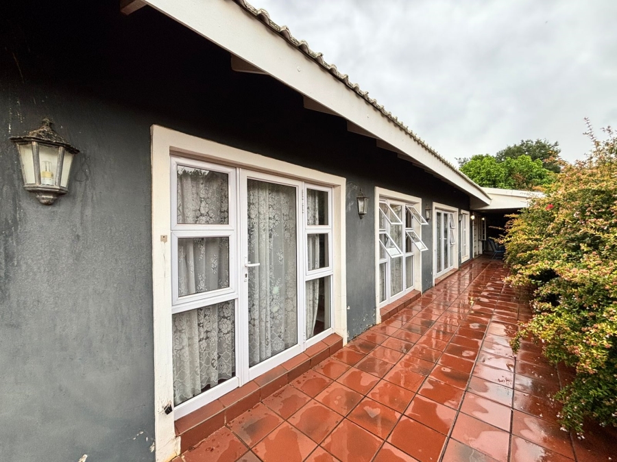 5 Bedroom Property for Sale in Flamwood North West